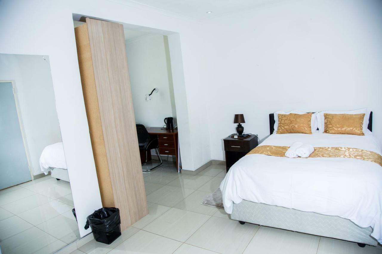 Mt Pleasant Bed And Breakfast Ltd ハラレ エクステリア 写真